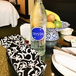 BANYAN TREE - お水はタダ