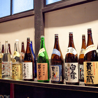 店主が厳選した、こだわりの日本酒と焼酎をお楽しみください