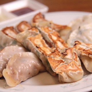 手作りにこだわった『5種盛り餃子』☆
