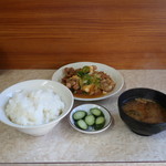 中山楼 - 肉豆腐炒め定食