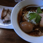 燻製生姜醤油ラーメン880円炙りチャーシュー250円