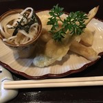 Fukuwarai - お通し。ちょっと豪華。素麺（？）と筍の天ぷら。