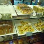 Dong Po Colonial Cafe - 老舗らしく、1950～1960年代のレシピそのままの素朴で手作り感溢れる昔ながらのお菓子（その2）