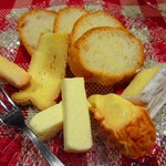 ビストロ アオキ - チーズ盛り合わせ