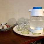 喫茶 むぎまめ舎 - お冷はセルフ