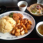 中国旬菜坊 幸來 - 麻婆豆腐　プレートチャーハン