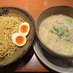 新潟らーめん 無尽蔵 味噌と出汁 - つけ麵白ごま（麺1.5玉）+味付玉子