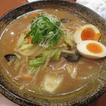 新潟らーめん 無尽蔵 味噌と出汁 - 野菜味噌ラーメン（細麺）+味付玉子