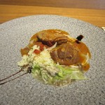 旬菜 Tabi - ランチのメインは豚の頬肉の赤ワイントマト煮込み。

柔らかい口の中で蕩ける様な頬肉です。