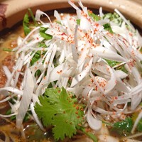 虎萬元 南青山店 - 香辛料の効いた羊煮込み麺
