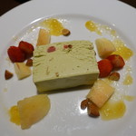 シエル ブルー - ピスタチオのセミフレッド