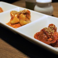 焼肉レストラン ロインズ 久茂地店 - ホルモン三点盛り（タンカルビ・上ミノ・コプチャン）