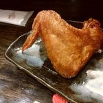 居酒屋 みえ蔵 - 大山鶏 大手羽一本揚げ/06/12