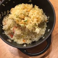 天婦羅 みやしろ - トマトご飯の上に、かき揚げON