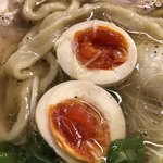 純手打ち 麺と未来 - 特製塩らーめんのアップ。美味しい！
