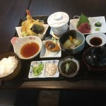 Ajidokoro Senren - 幕の内定食