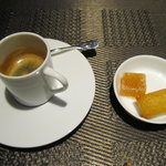 レストラン リューズ - エスプレッソと小菓子