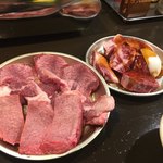 Taishuu Horumon Yakiniku Jun - タン三種もり と ハラミ