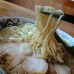 中華蕎麦 春馬 - 麺上げ⤴️