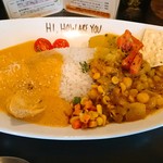 ハイ，ハウ アー ユー - 豆カレー(レッド)とバターチキンカレーのハーフ＆ハーフ(1100円)