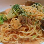 生パスタ&イタリア大衆酒場 小麦屋 - ウニとホタテのクリームパスタ