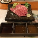 ステーキハウス フェスタ - 牛刺し