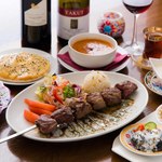 ジェイハン - 【ジェイハンコース】
・レンズ豆のスープ
・トルコの前菜2種
・焼き立てトルコパン
・煮込み料理
・シシケバブ（サラダ・ライス添え）
・本日のデザート
・トルコのチャイ