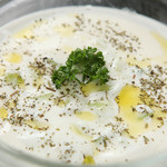 ジェイハン - ヨーグルトときゅうりのスープ風サラダ