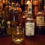 Ken'sBar - Evan Williams