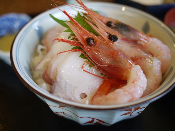 Shokuji to Minshuku Yahata