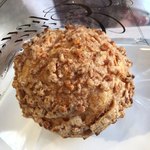 アン・シャーリー - 大好きなマシュー クッキー生地のシュークリーム 180円