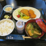 魚四季 - フライ定食（サーモン＆鯵＆ひれかつ）