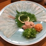 小魚料理 とみ助 - 冬ではないから肝が細いんですけど白身が食べたくて頼んだカワハギ
