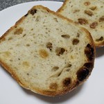 チクテベーカリー - パンドミ（レーズン）スライスしました！