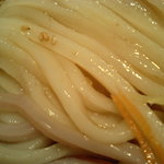 むさしの エン座 - 焼豚ぶっかけの麺の様子