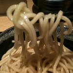 麺屋一燈 - （2011.7再訪１回目）自家製麺アップ