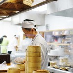 Tim Ho Wan - 厨房が見える