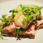 レストランエール - ランチコース 5346円 のトトリコ豚、三陸の牡蠣、春菊のソース