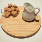 レストランエール - ランチコース 5346円 の角砂糖、ミルク