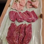 The Beef House 牛's - 