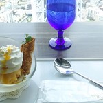 天空LOUNGE TOP of TREE - お水のサーブはマメでした