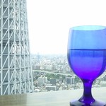 天空LOUNGE TOP of TREE - 窓際のカウンター席