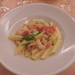 ダノイ高輪 - ペンネ  海老とアスパラガスのフレッシュトマトのクリームソースでございます（2011.07）