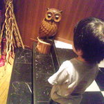 ダノイ高輪 - ホテル側への出入り口のところにフクロウが！（2011.07）