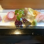 和食すがわら - 本鮪、炙り金目鯛、川海苔、ウニ、甘海老、トリ貝。