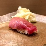 うを徳 - 中とろ（握り）