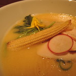 焼きヤングコーンは炙り香は控えめ。 　コリッとしっかりした歯応え。スライスラディッシュは彩りと歯応え要員かな？ 　あまり目立った活躍はなかった。 　「戦闘力たったの５、ゴミめ」