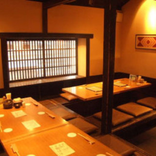 【個室完備】JR福島駅から歩いてほどなく長屋の中に佇む