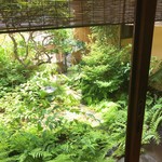 御料理 光安 - 中庭