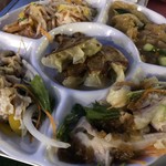 ココナッツ・ビアガーデン - 餃子からマリネまで盛りだくさん